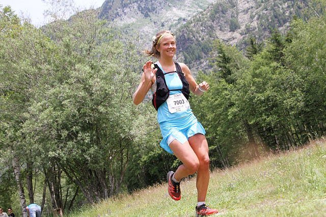 Emelie Forsberg under sitt gulløp i VM Skyrace 80 km innlagt i Mont Blanc Marathon i fjor sommer. (Foto: Runar Gilberg)