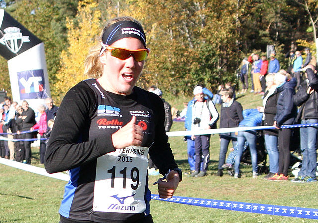 Maria Wågan tok en klar seier i det første løpet i Trøndersk Vinterkarusell. På bildet ser vi henne under NM terrengløp sist helg der hun ble nummer 13. (Foto: Runar Gilberg)