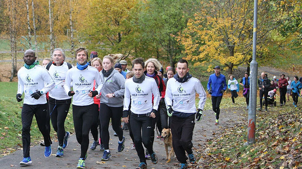 Klimajoggen inngikk som en del av prosjektet Pole to Paris som har som mål å skape engasjement i forkant av klimatoppmøtet i Paris i begynnelsen av desember. (Foto: Runar Gilberg)