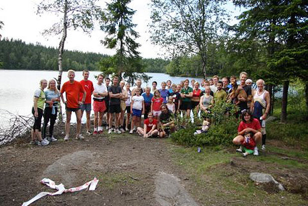 Sognsvann Rundt Medsols er ikke bare løpet rundt Sognsvann. I 2008 arrangerte Kirsten Rakkestad, Silja S. Amundsen og Heming Leira Fagervann Opp, det som tre år senere skulle bli til Motbakkekarusellen i Maridalsalpene. Her ser vi deltakere og arrangører i det første løpet.