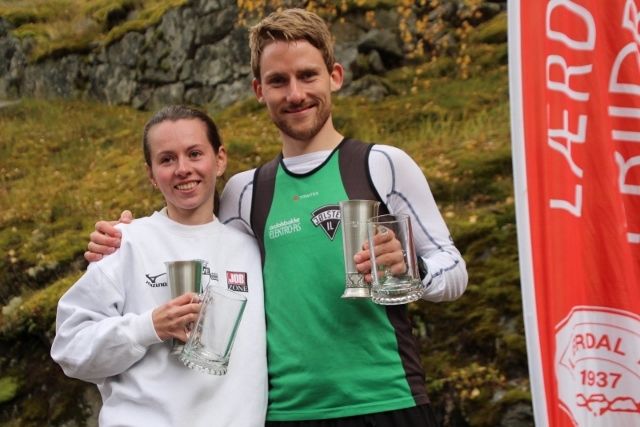 Vinnarane Ingvild Vedde og Eivind Øygard i Galdane Rundt 2015 (arrangørfoto).
