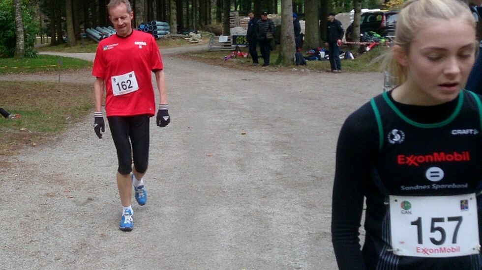 Camilla Ziesler ble totalvinner i kortløypa noen sekunder foran veteranen Jørn Holmen (foto: Inge Akerjordet)