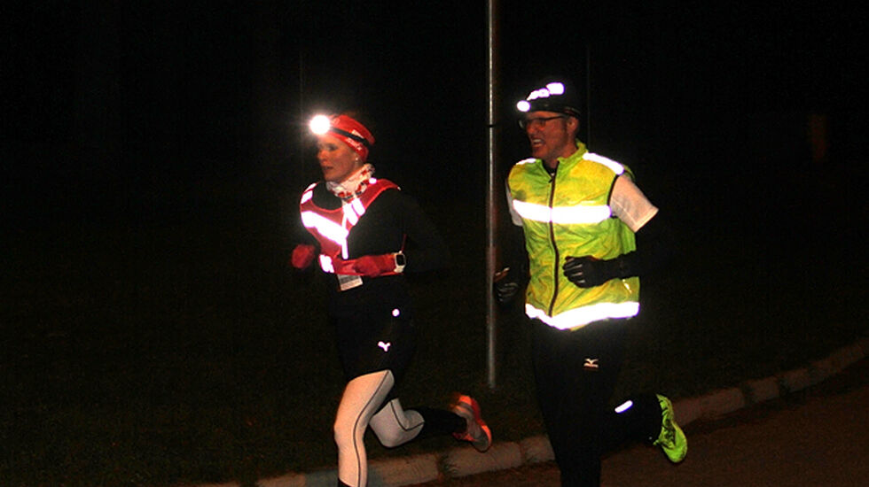 Ida Gjermundshaug Pedersen og Knut Lium hadde en hard fight på Hamar onsdag kveld. (Foto: Pål-Erik Langøigjelten)