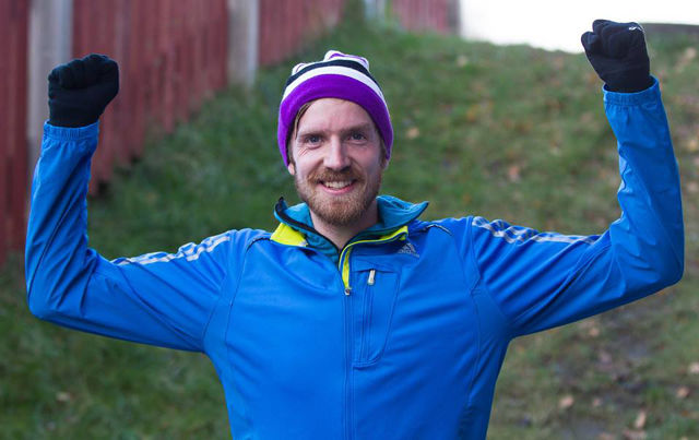 Eivind Jensen jublet for seier for andre gang på rad i Trøndersk Vinterkarusell. (Arrangørfoto)