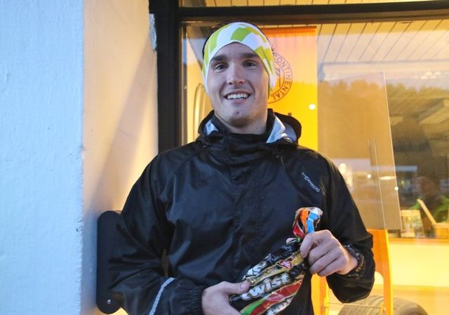 Olger Pedersen fra Hasundgot vant i dag 10 km i det 1. løpet av Ålesund vinterkarusell. Han lovte å dele premien med noen