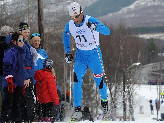 Kristen Skjeldal har vunnet 5-mila i NM hele 6 ganger. Her fra NM i Fauske i 2012 hvor det ble 8. plass på veteranen fra Voss. (Foto: Arne Brunes)
