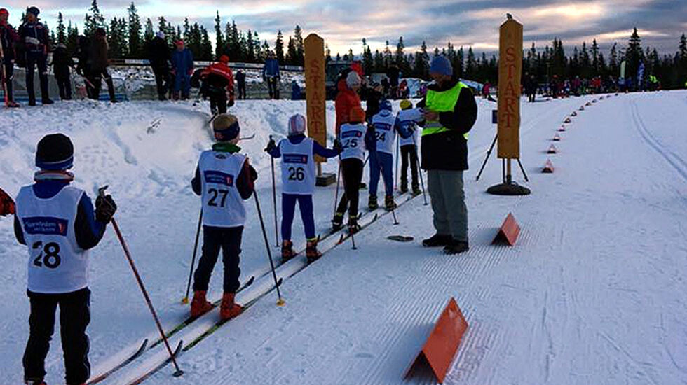 Fra starten for guttene i 10-årsklassen. (Arrangørfoto)