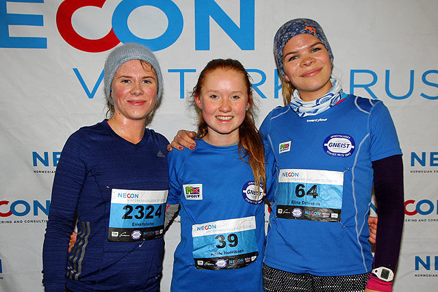 Raskeste kvinne i 5-km-løypen var 13 år gamle Adele Henriksen etterfulgt av Tone Solfjeld Pedersen (til venstre) og Elina Drivenes.