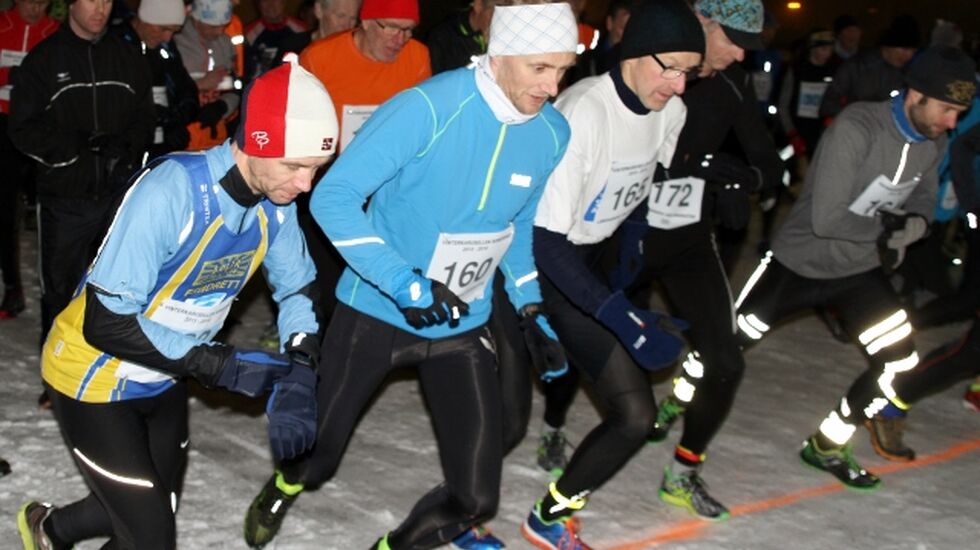 Fra starten utenfor den nye flerbrukshallen på Jessheim (foto: Olav Engen).