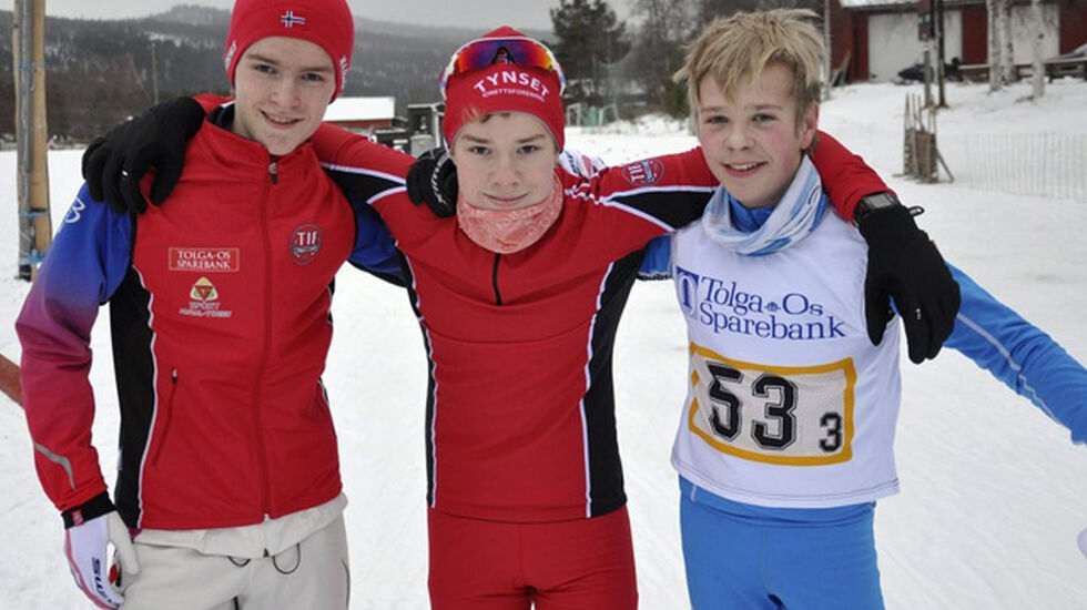 Tynset IF's gutter i klasse G13-16 som knep seieren foran Røros IL (fra v.): Jonas Lian Horten, Gaute Kvittum Tangen og Jakob Høsøien (Foto: Terje Hylen, Østlendingen)