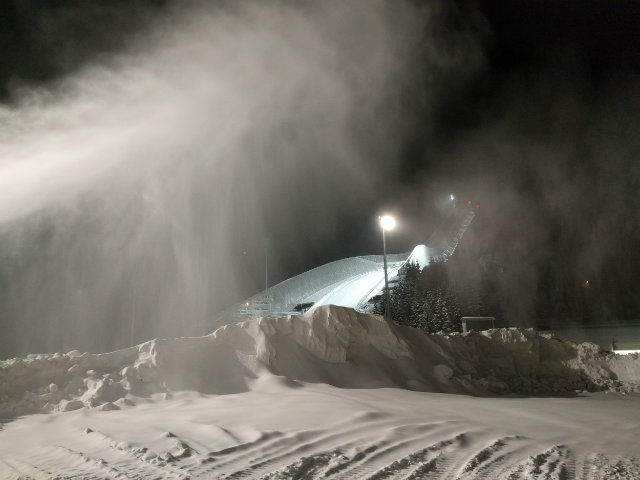 Også i fjor hadde det falt lite snø før OBIKs skikarusell startet. Foto: Heming Leira