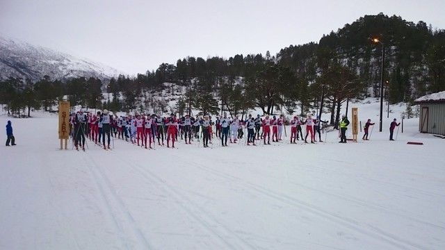 Fra starten på Skardilten 2015 der tilsammen 126 skiløpere stilte opp