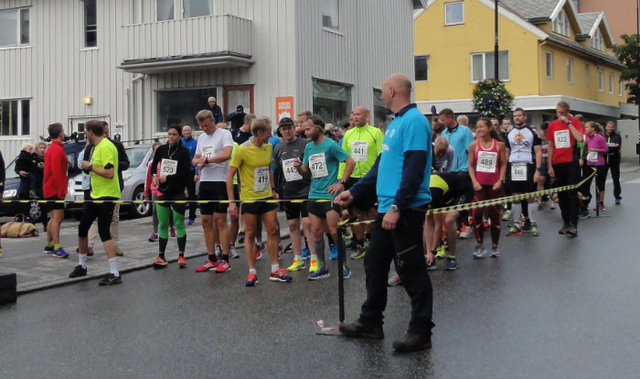 Fra starten på halvmaraton i AN-Mila i 2015. Foto: Guro Karstensen