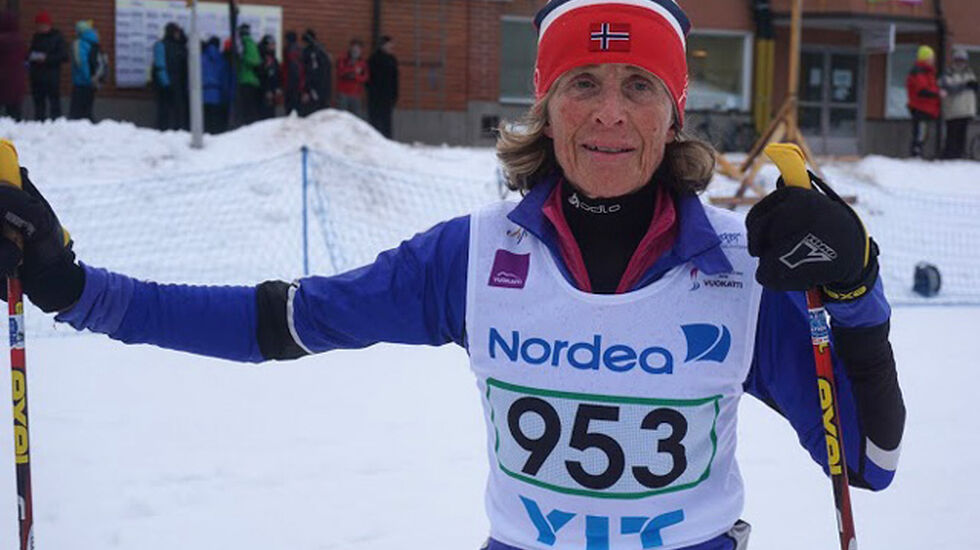 Eva Carlsen etter å ha sikret seg to fristilsgull på to dager i Voukatti. (Arrangørfoto)
