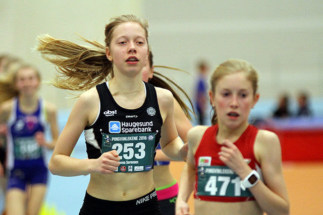 Hanna Sørensen og Adele Marie Hauge med tøff duell på 1500m