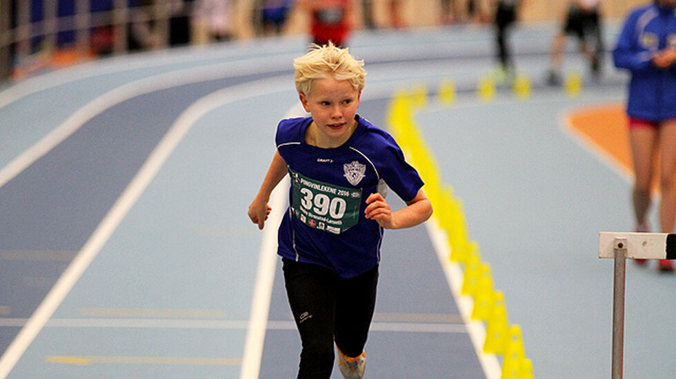 Sindre Strønstad-Lønseth stuper i mål på 600 meter