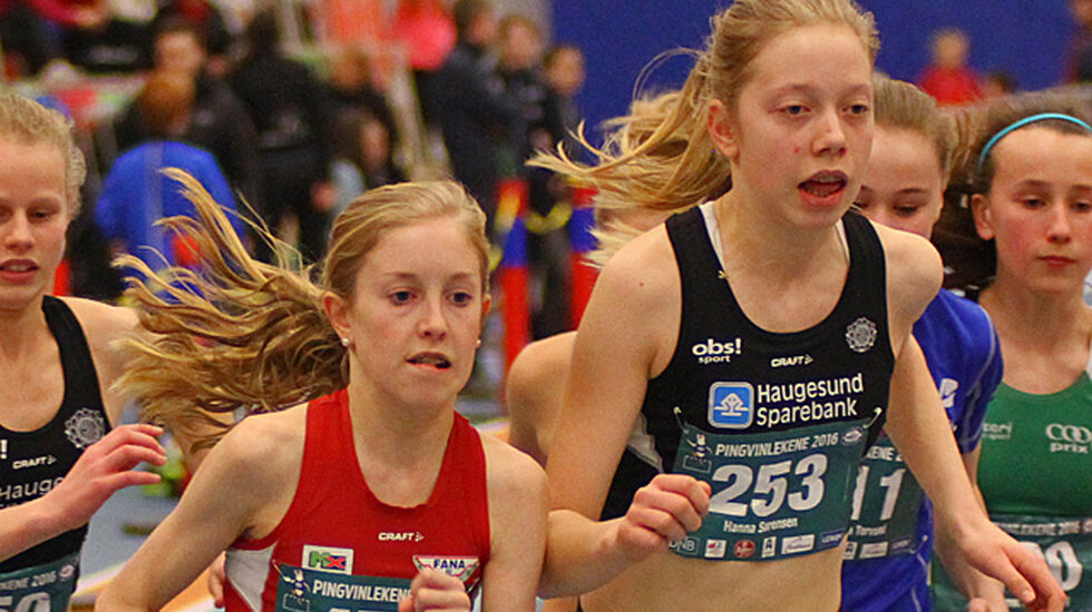 Adele Marie Hauge og Hanna Sørensen fikk 2 spennende dueller seg imellom i Pingvinlekene.
