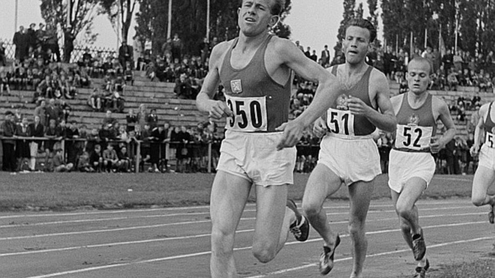 Emil Zatopek i velkjent stil i tet. (Foto: Wikipedia/Deutsche Fotothek)