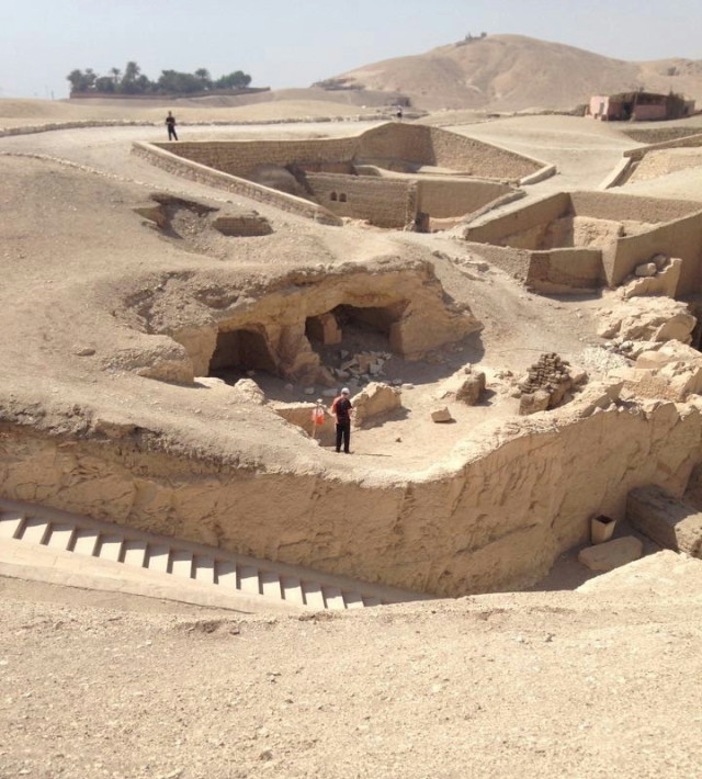 Luxor_o_ruin.jpg