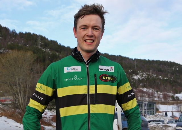 Orienteringsløperen Bjørn Lundanes fra Eikenos studerer nå i Trondheim. Denne helga var han hjemme en tur og benyttet anledningen til å vinne 10 km i Brusdalen på gode 33.20.
