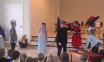 Dramatisering av eventyr.