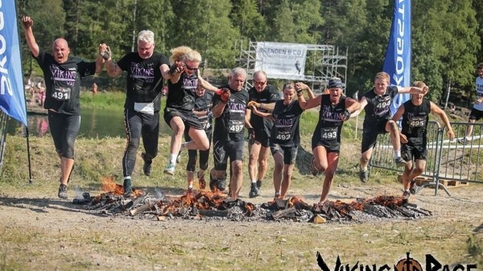 Flere familier samles for å ta utfordringen (Foto: Epic Action Imagery)