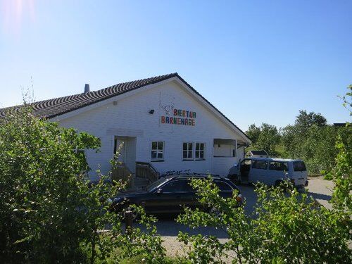 Bilde av fremsiden av barnehagen