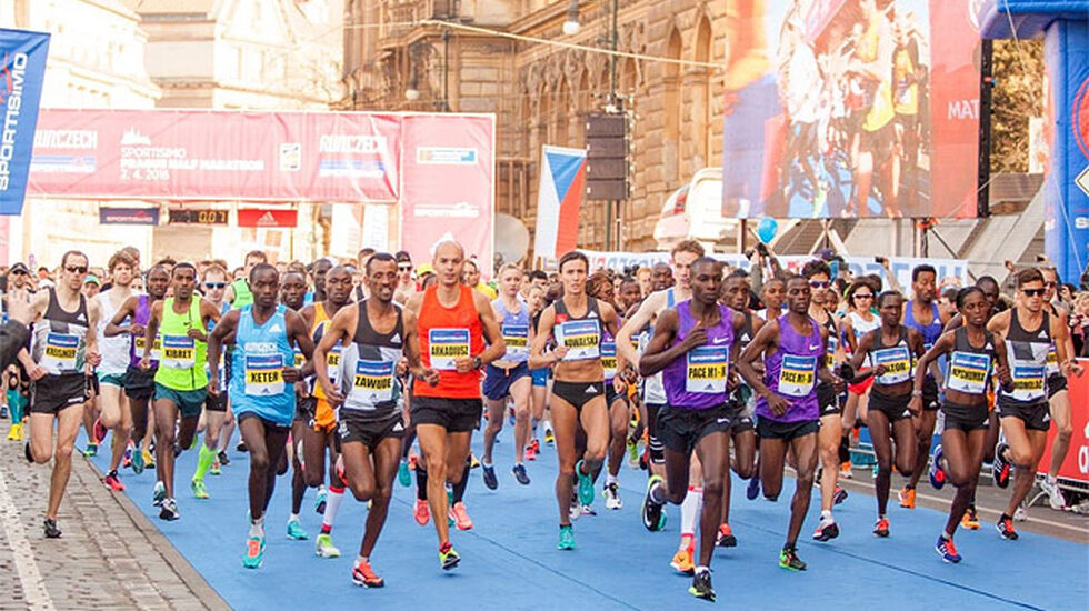 Det var meget høyt nivå i både kvinne- og herreklassen i årets Praha Halvmaraton. (Foto: arrangøren) 