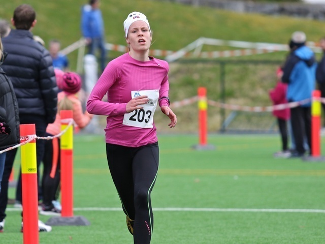 1.mai løpet 2015. Sigrid Flo Bødal vinner og tar sitt første napp i vandrepokalen. Foto: Martin Hauge-Nilsen