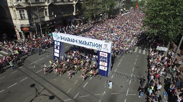 Fra starten av årets Beograd Marathon (Arrangørfoto).