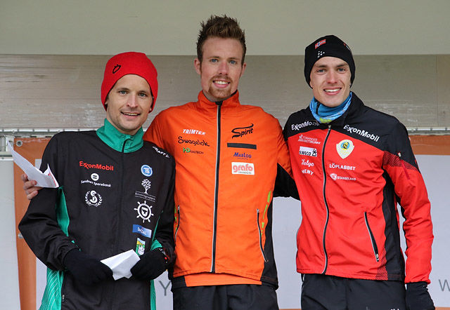 Ørjan Grønnevig (midten) tok en klar seier foran Bjørn Ustad Kristensen (til venstre) og Lars Erik Malde. (Foto: Runar Gilberg)