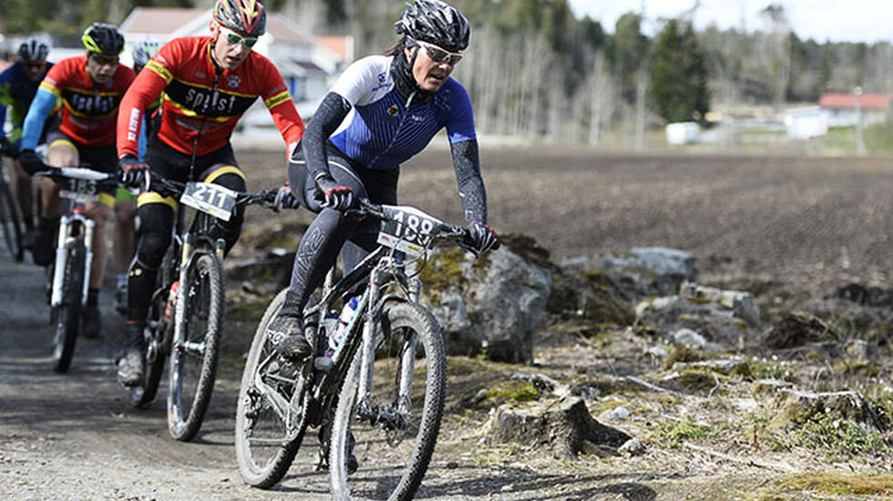Linda Wold, Høland IL Sykkel vant kvinneklassen i det 35 km lange Høiåsrittet i Halden. (Foto: Bjørn Johannessen)