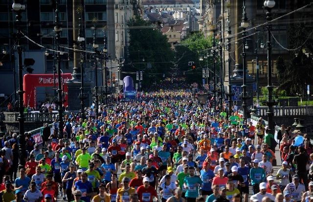 Fra årets Praha Marathon som gikk under sommerlige forhold (Arrangørfoto)
