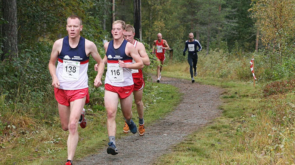 Rindals-løperne bruker å stille mannsterkt opp når det arrangeres NM på heimebane. (Foto: Meike Hesselink)