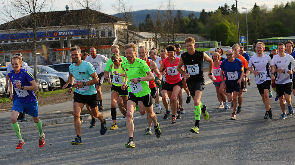 Starten på 9 km (foto: Bjørn Hytjanstorp).
