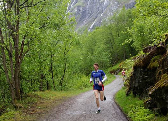 Marius Vedvik sprang inn til ny løyperekord i Vettisløpet. (Foto: arrangøren)