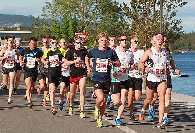 10 km-feltet i Fornebuløpet 2016 (Foto: Kjell Vigestad) 10 km-feltet i Fornebuløpet 2016 (Foto: Kjell Vigestad)