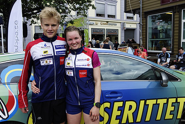 O-løperne Thomas Natvig Årstad og Kine Hallan Steiwer, begge Halden SK, vant historiens første utgave av det snaue 10 km lange Grenseløpet. (Alle foto: Bjørn Johannessen)
