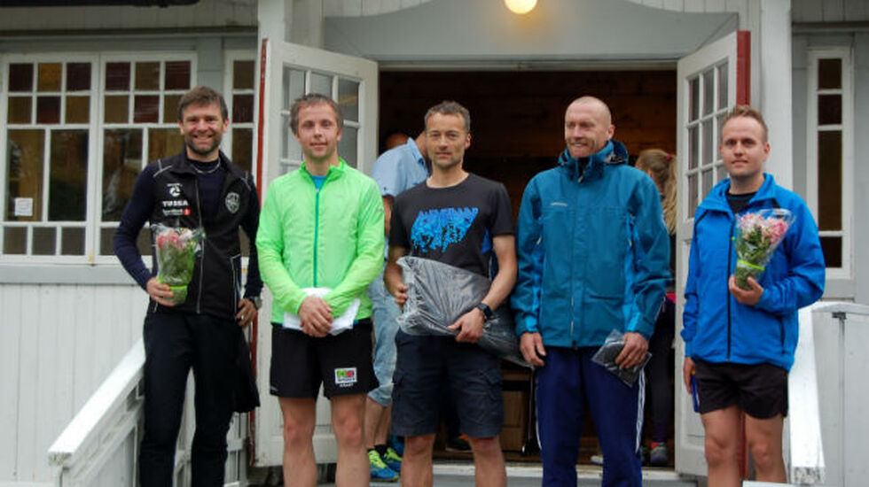 Biletet syner klasse MV 35-49: Johnny Riise, Hilmar Kråkenes, Gisle Skjølberg, Audun Skogen og Roy Aron Myklebust.