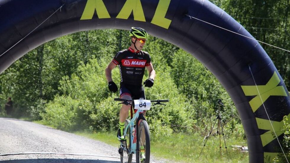 Ole Dalsjø i mål i ensom majestet på Lundersæter lørdag. (Foto: Mathias Mesøy Berg)