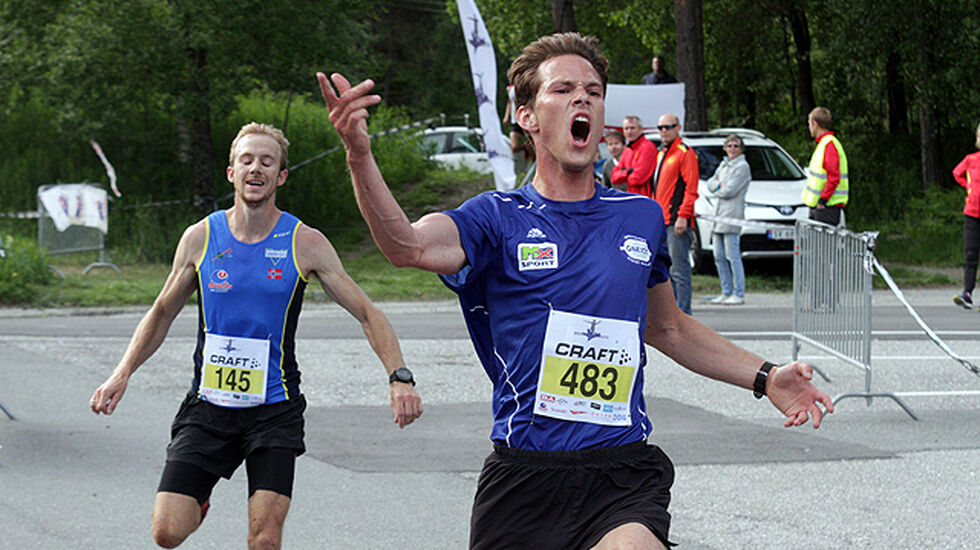 Espen Roll Karlsen jubler for seier