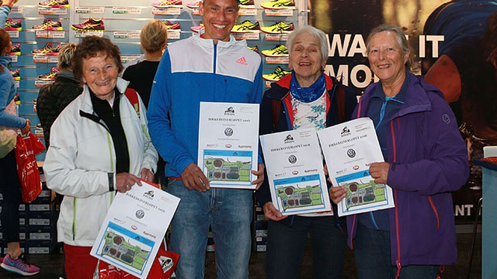 Veteraner: Fire med lang fartstid i Birkebeinerløpet og med noen år på baken. Signy Henden Rustlie (78), Kondispresident Tim Bennett (51), Lukris Lillemor Grønntun (79) og Oline Yksnøy (73) er alle klar for Birkebeinerløpet. Totalt har de 54 starter bak seg i Løpet.