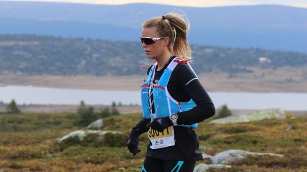 Kathrine Kvernmo på Lunkefjell der hun allerede er i klar ledelse (foto: Rolf Bakken).