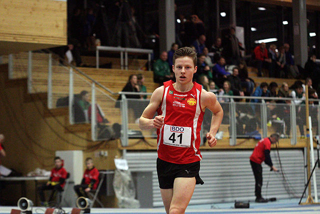 Fredrik Vaeng Røtnes er en av de som mottar stipend fra MSM, her under 1500 meter kappgang i innendørs-UM i februar (foto: Tom Roger Johansen).