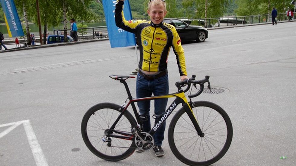 Øyvind Heiberg Sundby stod kanskje for den sterkeste prestasjonen i Geiranger. Vanligvis ser vi Øyvind på motbakkeløp, men på lørdag hadde han byttet ut løpesko med sykkel. Øyvind vant Nibberittet på tiden 1.03.16. Foto: Helge Fuglseth