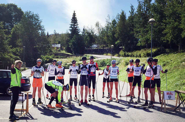 Fra starten på test-rulleskirennet i 2015