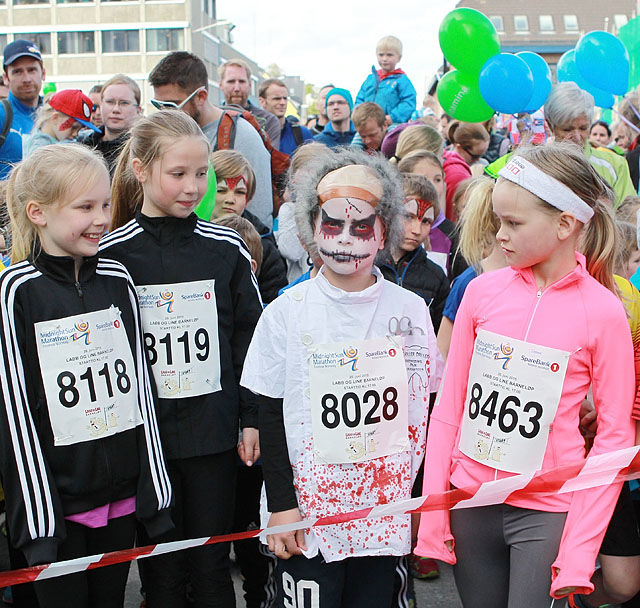 Venter på startsignalet: 649 barn er klar for fjorårets Labb og Line-løp. (Foto: Kjell Vigestad)
