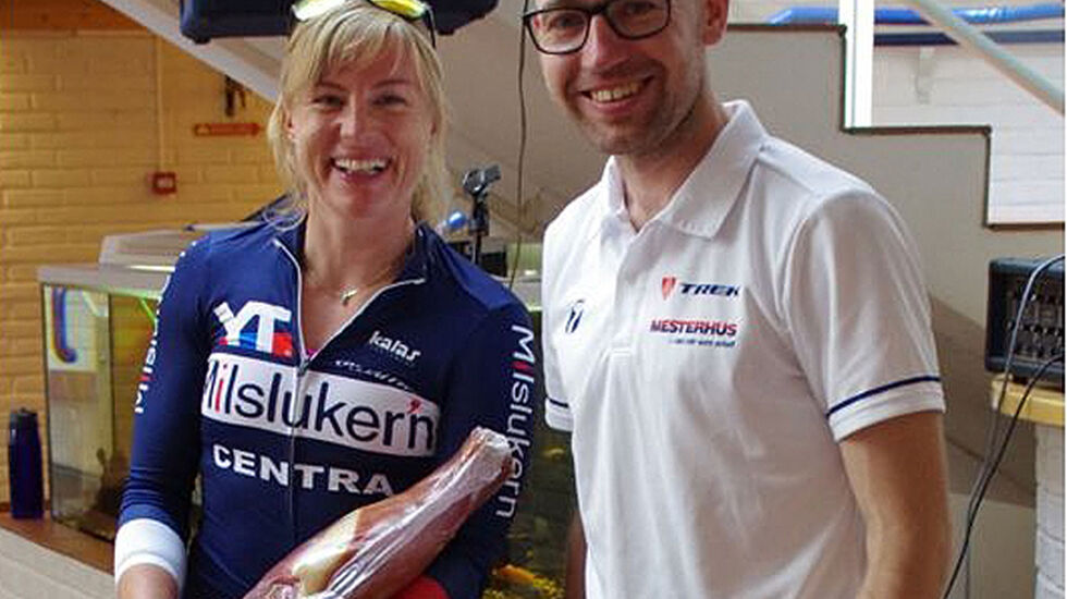 Årets totalvinnere av TransØsterdalen på Koppang søndag: Kristin Aamodt og Tor Halvor Bjørnstad-Tuveng. (Arrangørfoto)