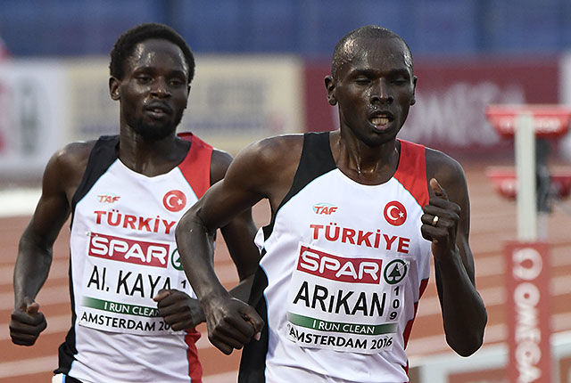 Arikan og Kaya løp sammen hele vegen og sørga for tyrkisk dobbeltseier. (Foto: Bjørn Johannessen)