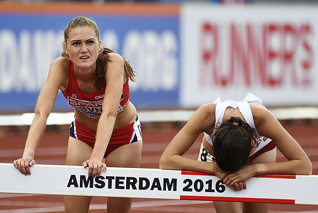 Ingeborg Løvnes hviler ut etter sin første EM-finale. (Foto: Bjørn Johannessen) 